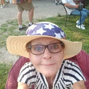 Meet your Posher, Deborah